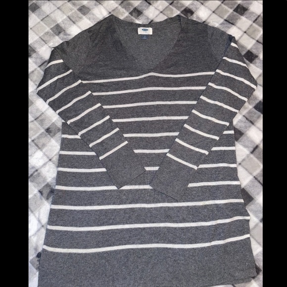 Women’s Old Navy Sweater - Picture 1 of 2